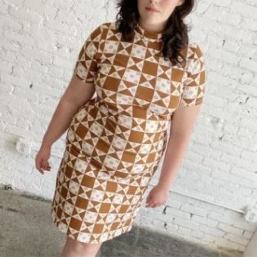 Lisa Says Gah Brown White Daisy Quilt Check Midi Mockneck Dress - Size L